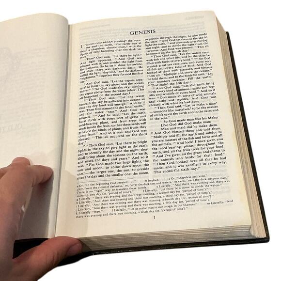 Vintage The Living Bible Paraphrased English Holy Bible Green Gold 1973 Retro - Picture 8 of 12